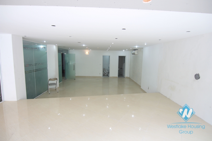 Office for rent on To Ngoc Van street, Tay Ho, Ha Noi