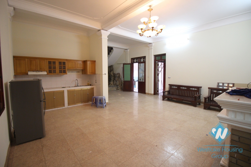Big house for rent in Au Co street, Tay Ho, Ha Noi
