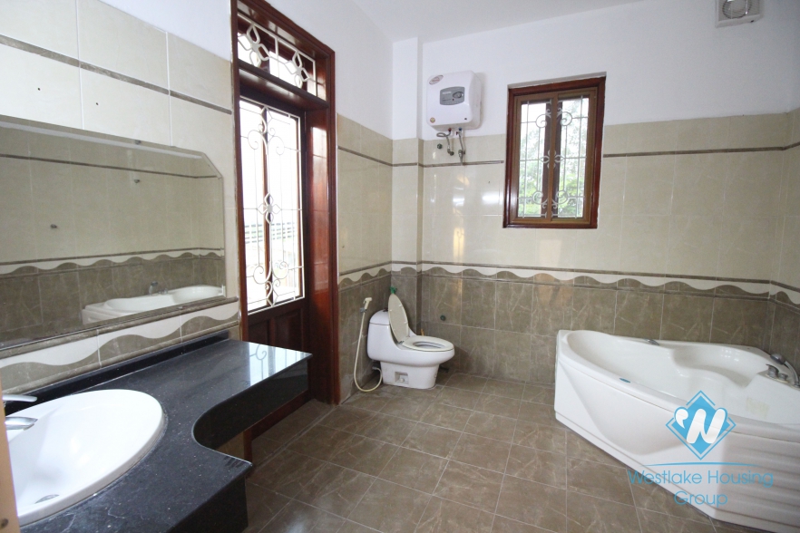 Big house for rent in Au Co street, Tay Ho, Ha Noi