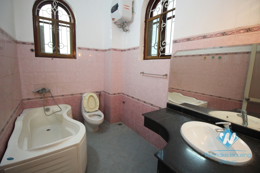 Big house for rent in Au Co street, Tay Ho, Ha Noi