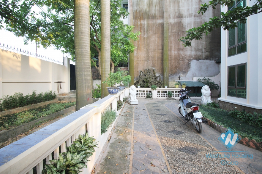 Big house for rent in Au Co street, Tay Ho, Ha Noi