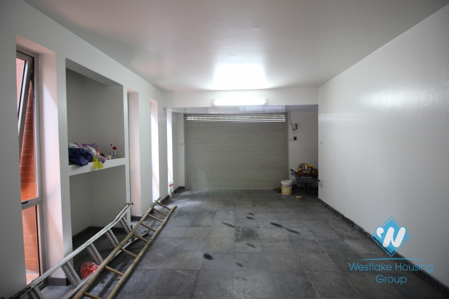 Beautiful house with 4 bedrooms for rent in Quang an ward, Tay Ho district