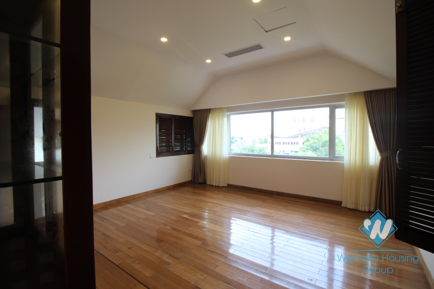 Beautiful house with 4 bedrooms for rent in Quang an ward, Tay Ho district