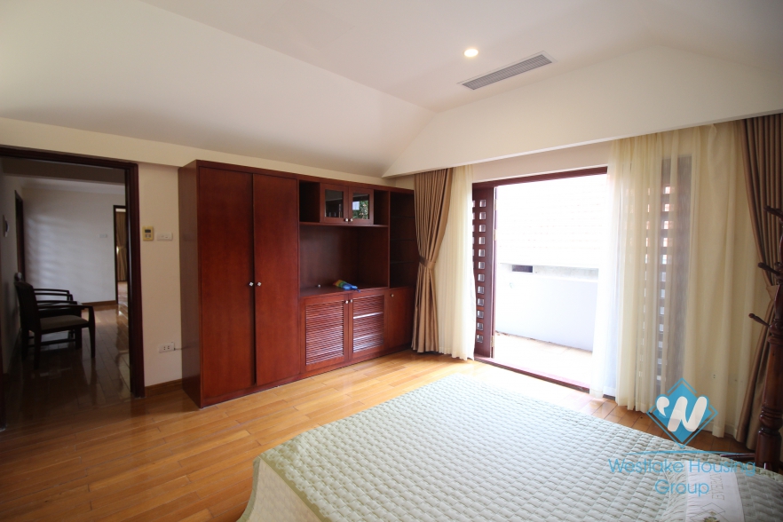 Beautiful house with 4 bedrooms for rent in Quang an ward, Tay Ho district