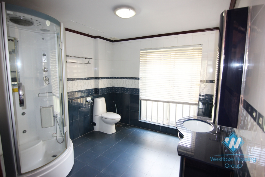 A lovely house with garden, high ceiling and lots of light available for rent in Tay Ho