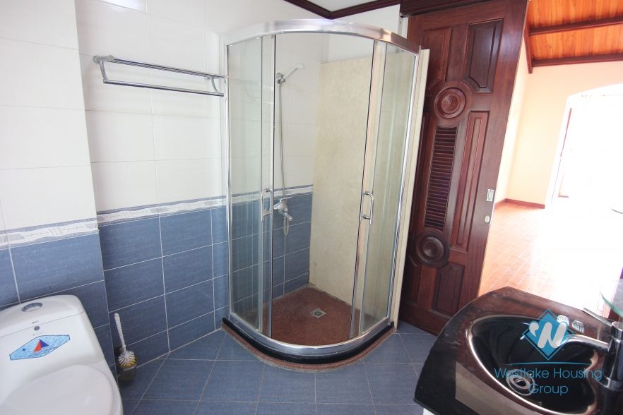 A lovely house with garden, high ceiling and lots of light available for rent in Tay Ho