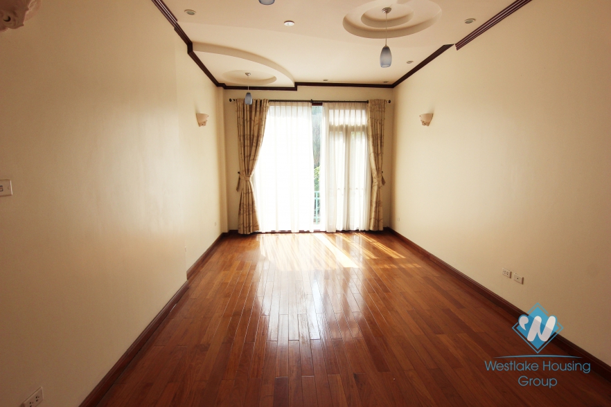A lovely house with garden, high ceiling and lots of light available for rent in Tay Ho