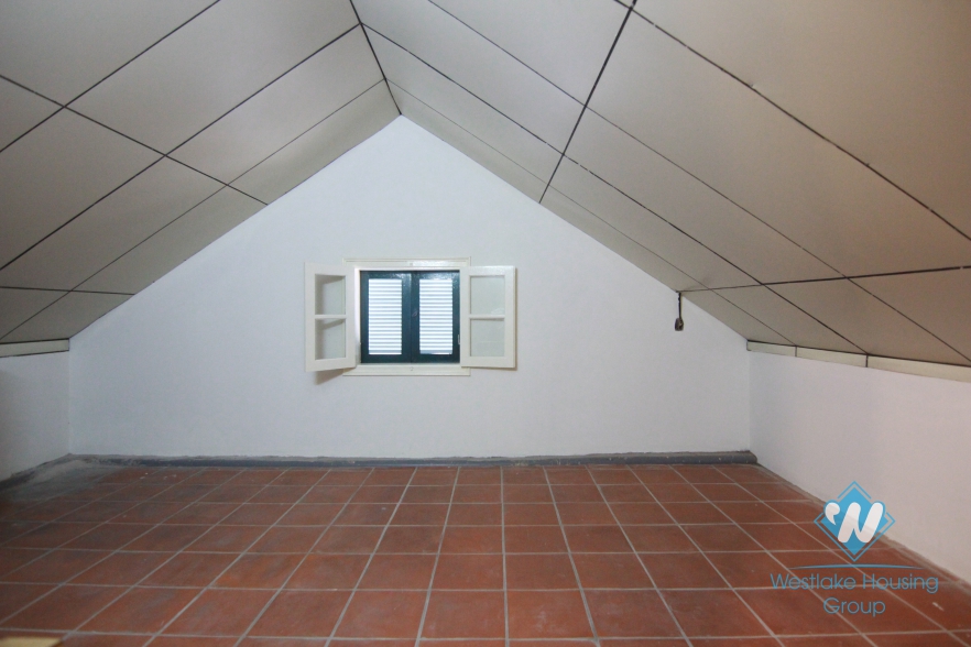 Gorgeous stand alone villa for rent with 250 sqm yard and garden, Tay Ho, Hanoi