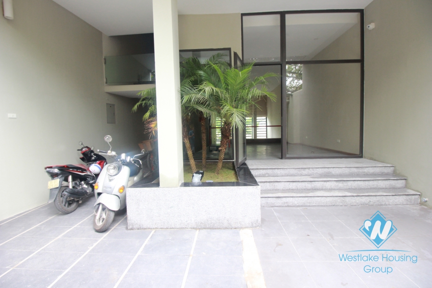Office for lease on To Ngoc Van street, Tay Ho district