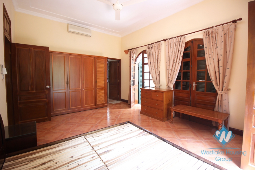 Bright, clean and well maintained house for rent in Tay Ho