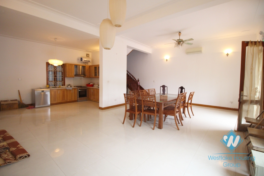 Very bright house with 4 bedrooms for lease in Tay Ho area