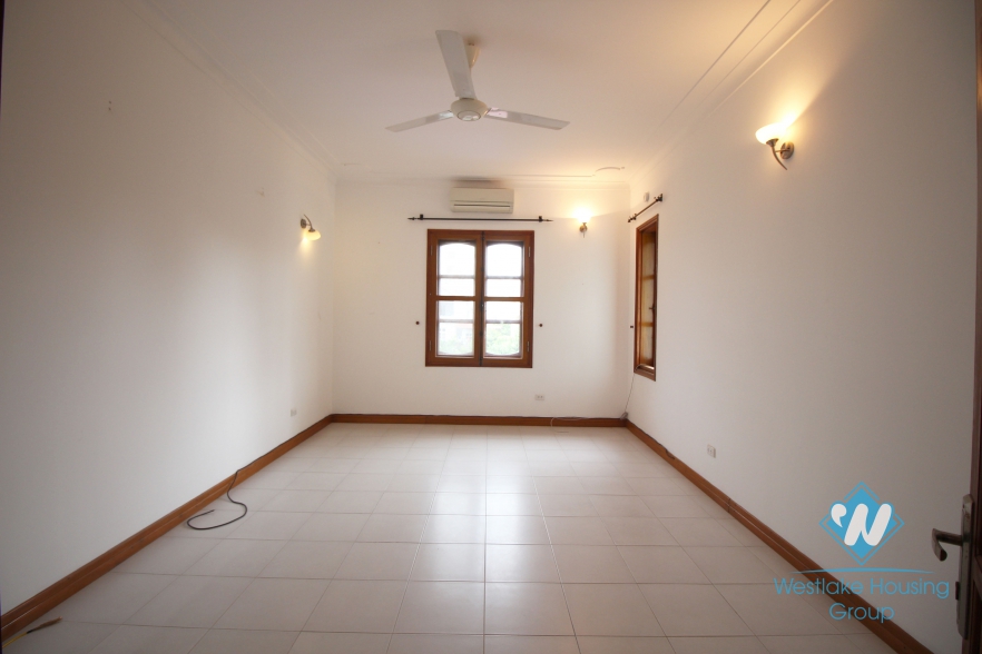 Very bright house with 4 bedrooms for lease in Tay Ho area