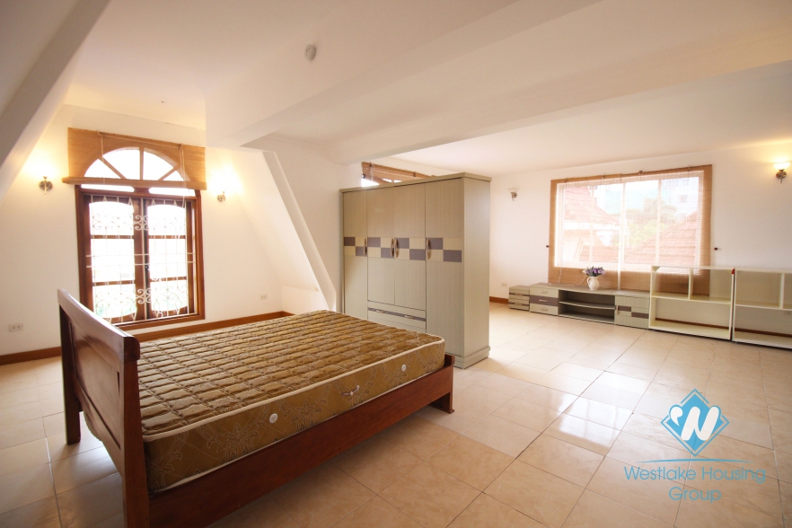 Very bright house with 4 bedrooms for lease in Tay Ho area