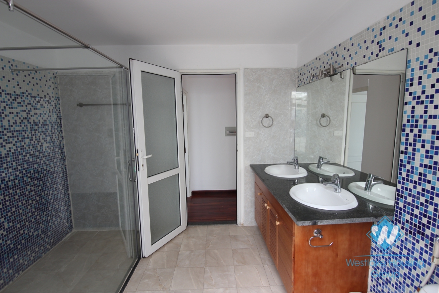 Big house with nice garden for rent in Tay Ho, Ha Noi