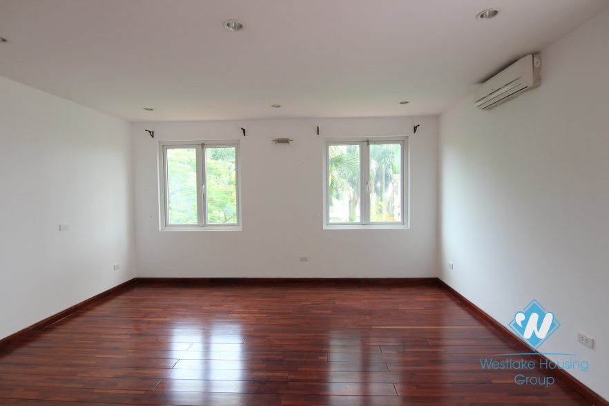 Big house with nice garden for rent in Tay Ho, Ha Noi