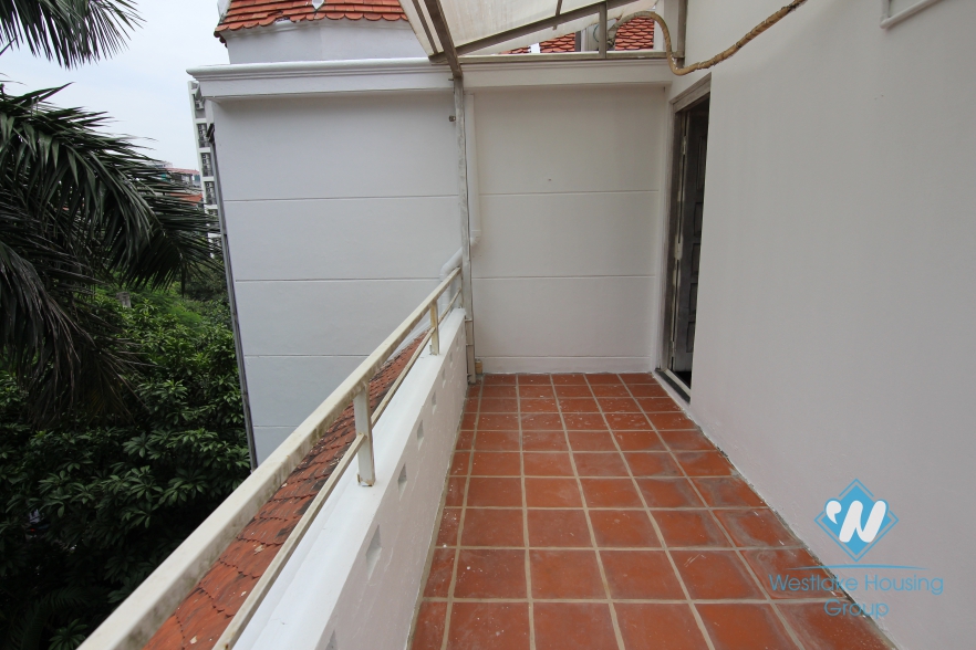 Big house with nice garden for rent in Tay Ho, Ha Noi