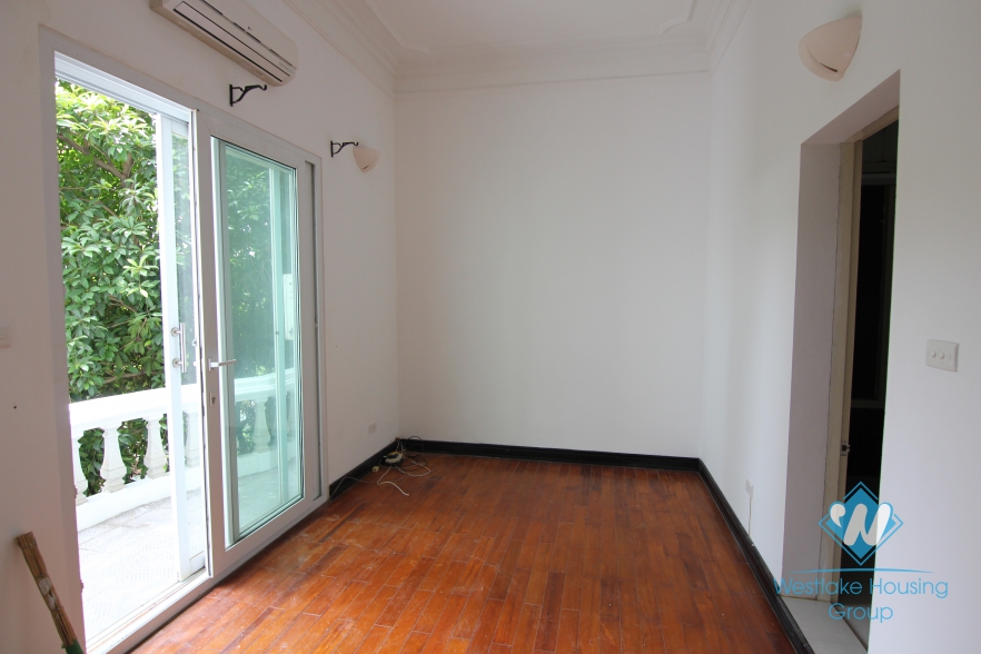 Big house with nice garden for rent in Tay Ho, Ha Noi