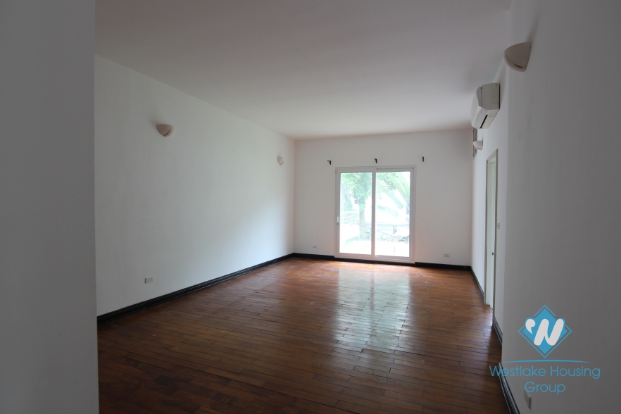 Big house with nice garden for rent in Tay Ho, Ha Noi