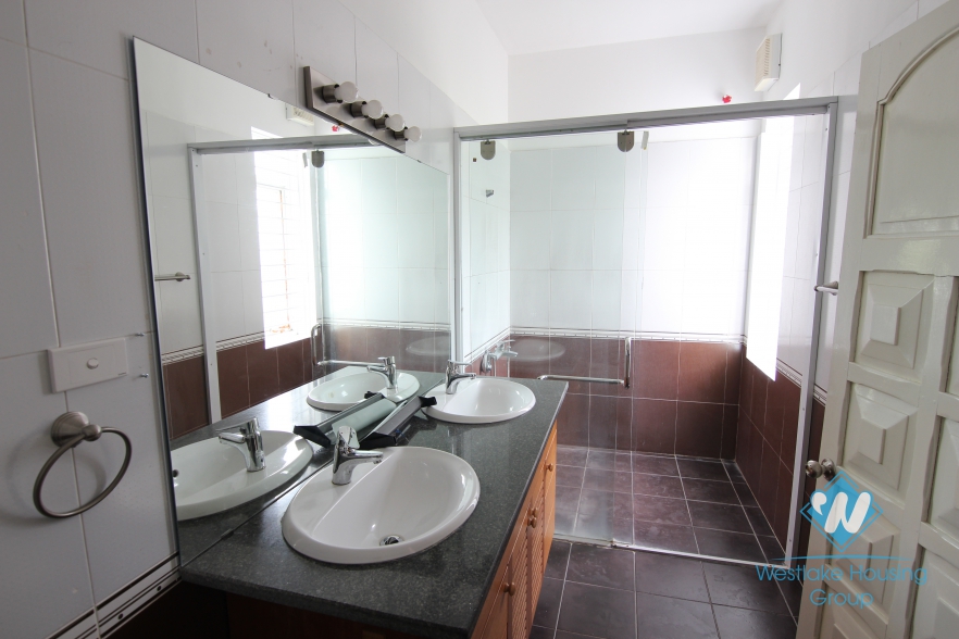 Big house with nice garden for rent in Tay Ho, Ha Noi