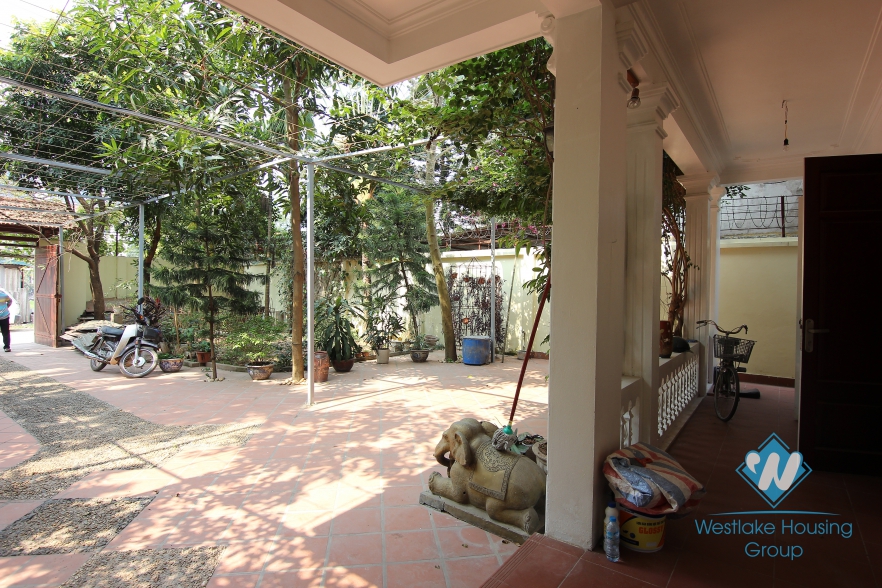 Large garden house available for rent on Au Co street, Tay Ho, Hanoi- unfurnsihed.