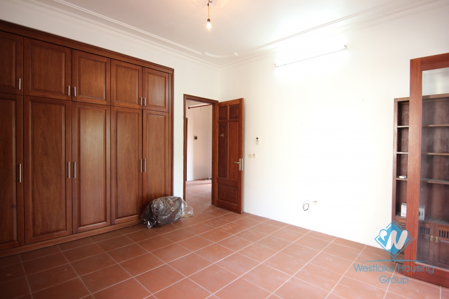 Large garden house available for rent on Au Co street, Tay Ho, Hanoi- unfurnsihed.