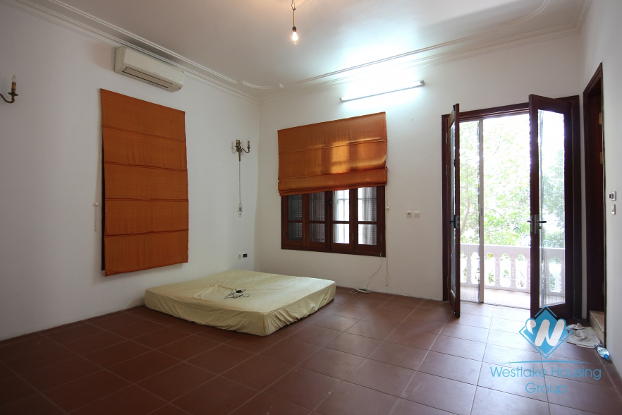 Large garden house available for rent on Au Co street, Tay Ho, Hanoi- unfurnsihed.