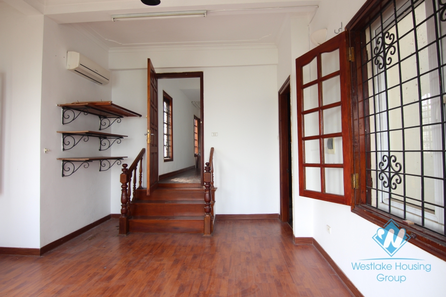 House with lake view balcony and patio for rent in Tay Ho