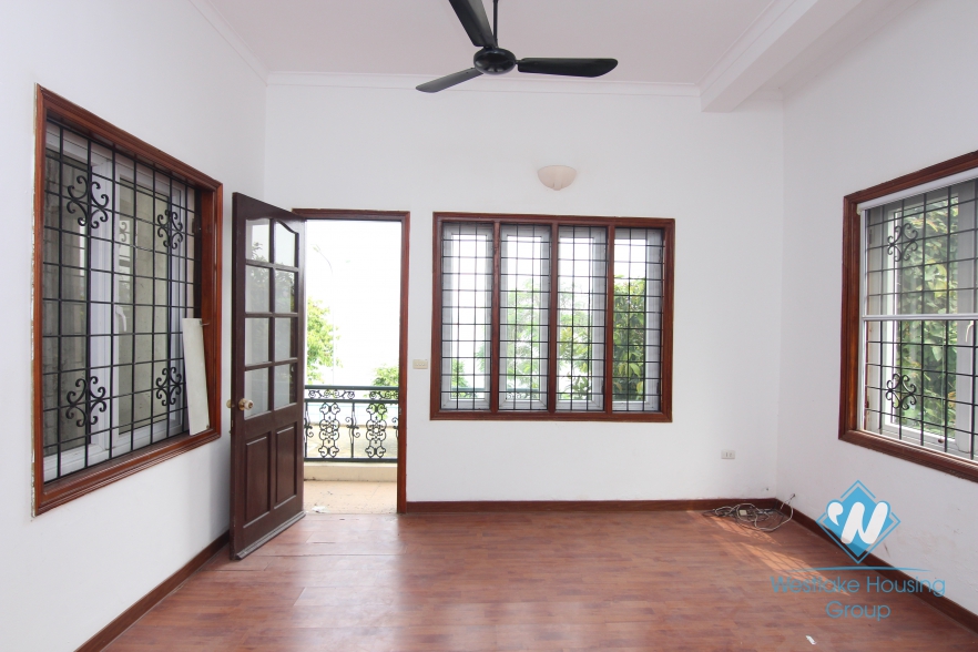 House with lake view balcony and patio for rent in Tay Ho