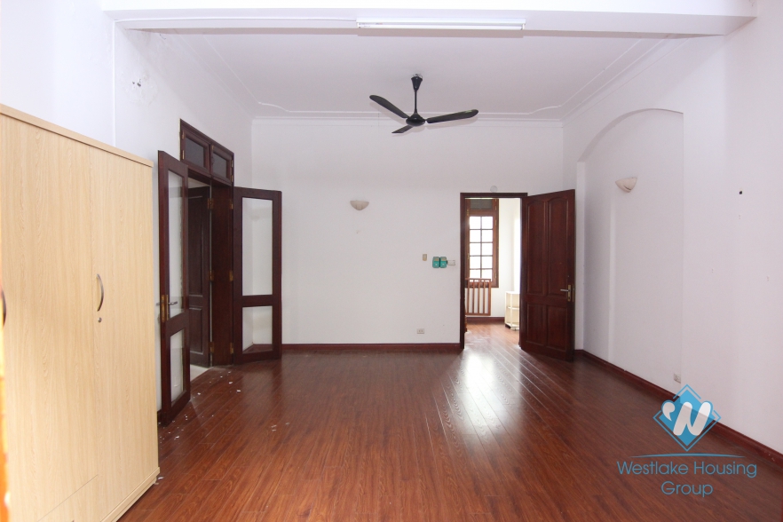 House with lake view balcony and patio for rent in Tay Ho