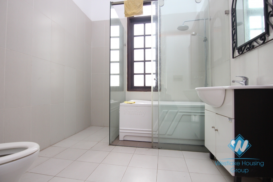 House with lake view balcony and patio for rent in Tay Ho