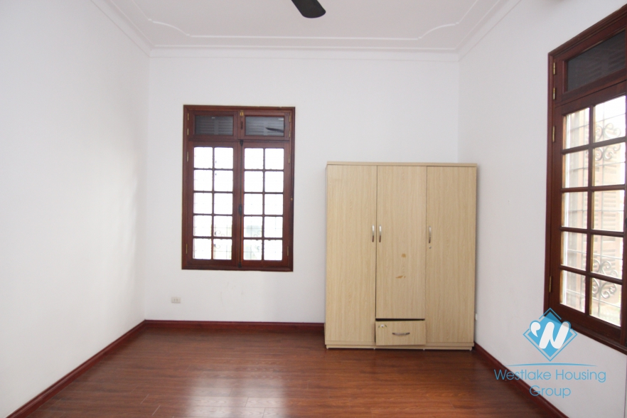 House with lake view balcony and patio for rent in Tay Ho