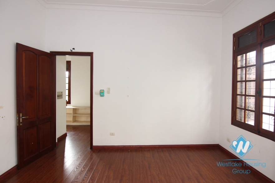 House with lake view balcony and patio for rent in Tay Ho