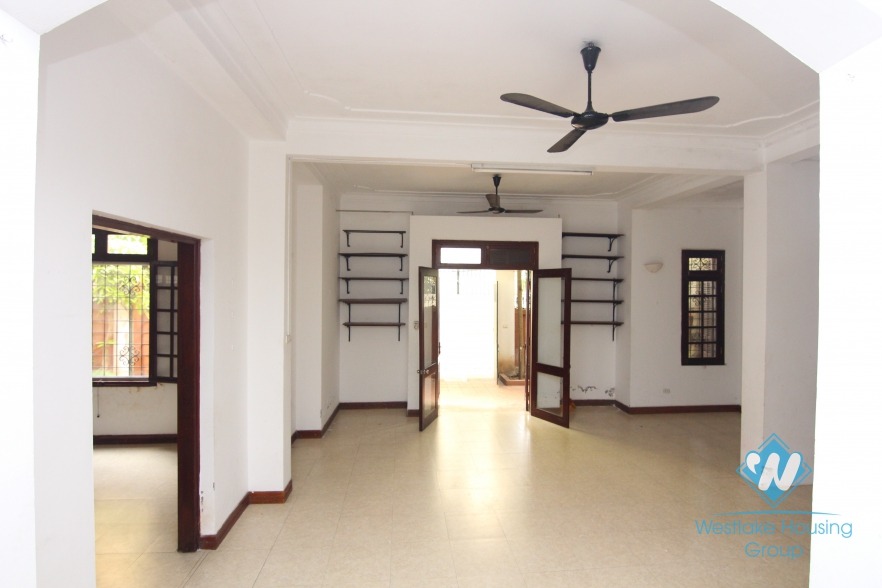 House with lake view balcony and patio for rent in Tay Ho