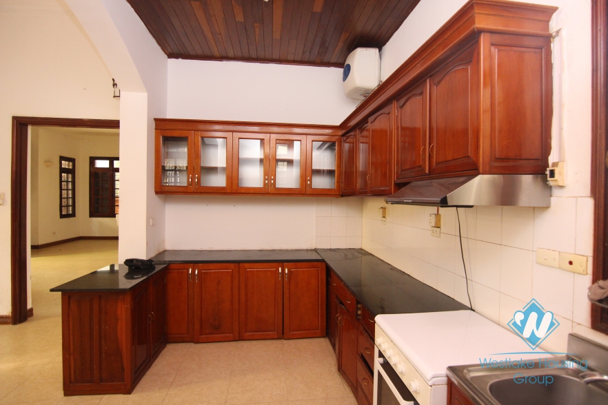 House with lake view balcony and patio for rent in Tay Ho