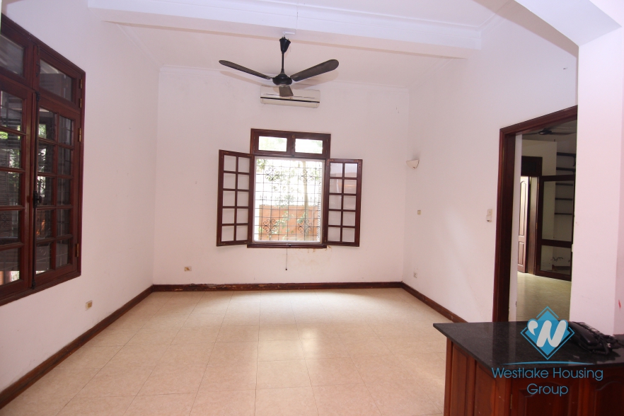 House with lake view balcony and patio for rent in Tay Ho