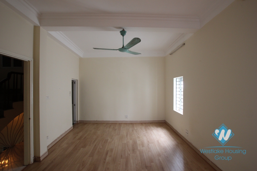  3 bedroom house for rent on Dang Thai Mai Street, Tay Ho, Ha Noi - unfurnished