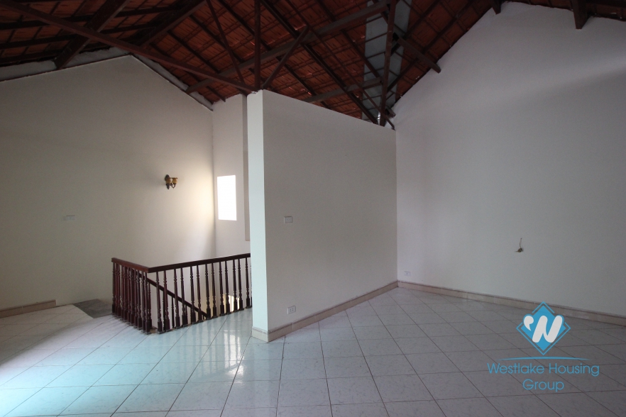  3 bedroom house for rent on Dang Thai Mai Street, Tay Ho, Ha Noi - unfurnished