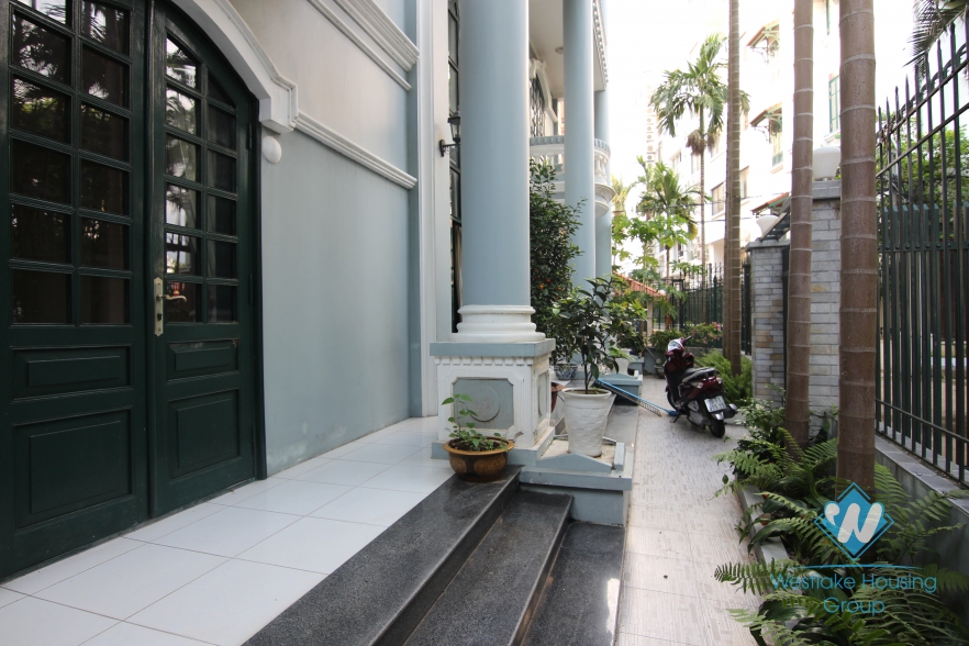 Quiet and bright house with lots of space for rent in Tay Ho