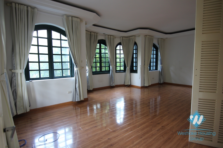 Quiet and bright house with lots of space for rent in Tay Ho