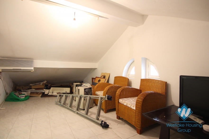Quiet and bright house with lots of space for rent in Tay Ho