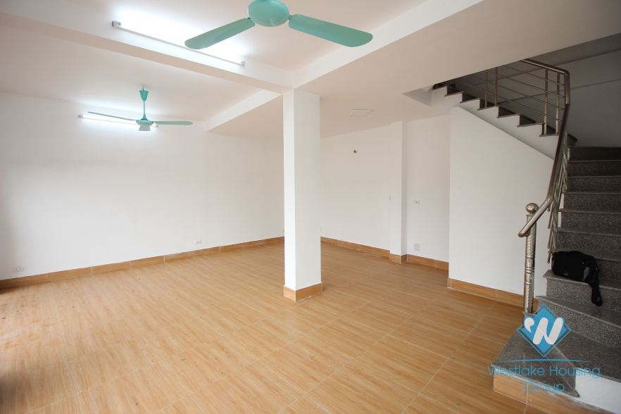 Office for lease in Au Co, Tay Ho, Ha Noi