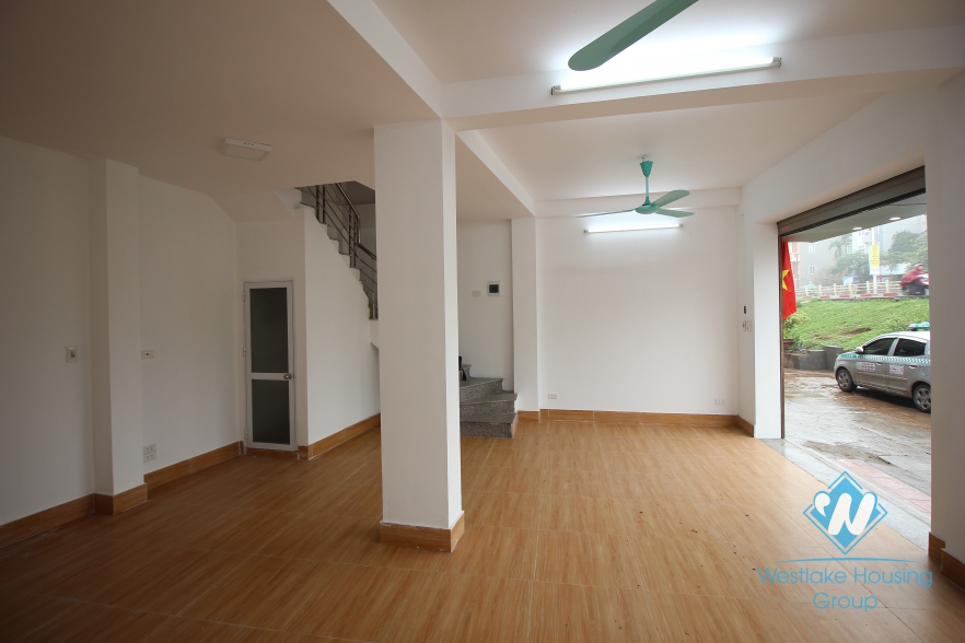 Office for lease in Au Co, Tay Ho, Ha Noi