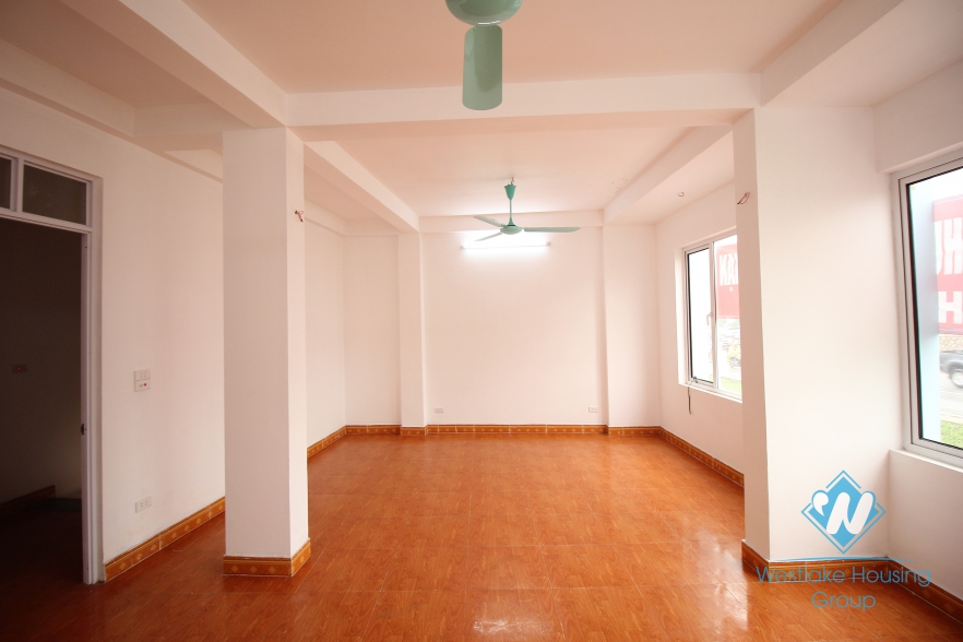 Office for lease in Au Co, Tay Ho, Ha Noi