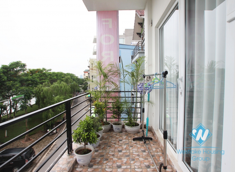 2 bedroom apartment with lake view in Nhat Chieu Tay Ho