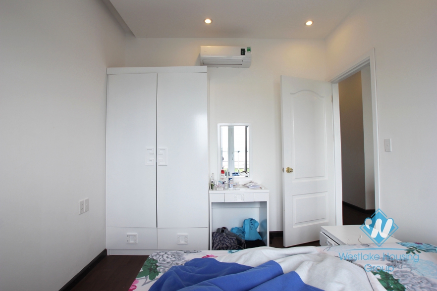 2 bedroom apartment with lake view in Nhat Chieu Tay Ho