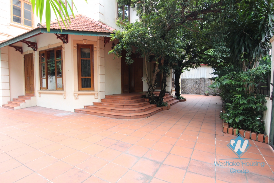 Amazing spacious house with nice garden and swimming pool for rent in Tay Ho