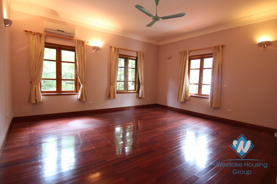Amazing spacious house with nice garden and swimming pool for rent in Tay Ho