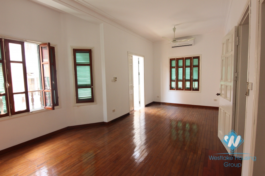 Nice house newly renovated to rent in Tay Ho