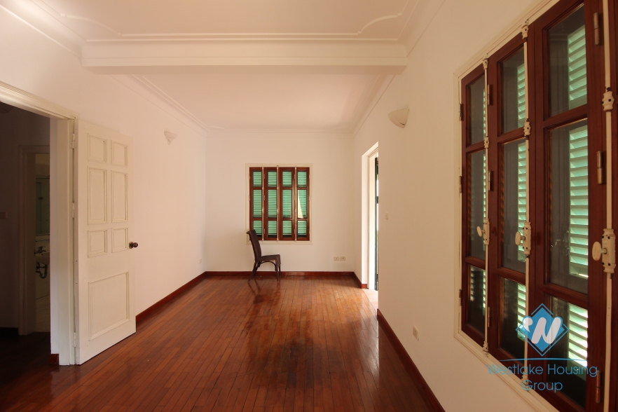 Nice house newly renovated to rent in Tay Ho