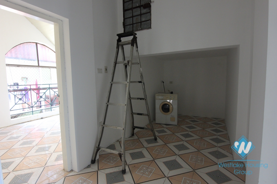 Nice house newly renovated to rent in Tay Ho